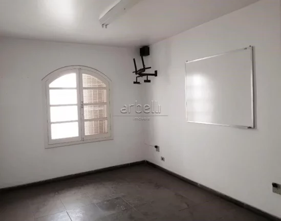 Imagem Sobrado com 400 metros quadrados de área construida, distribuído da seguinte forma: Piso térreo: ...