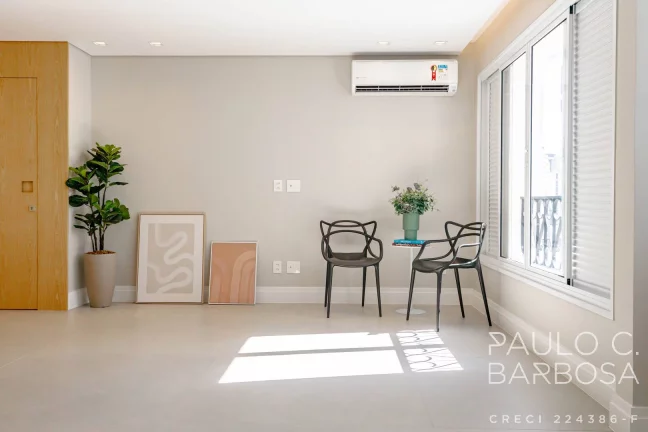 Imagem Vila Nova Conceição - 2 Dormitórios (1 Suíte) - 1 vaga - 130m² - Reformado