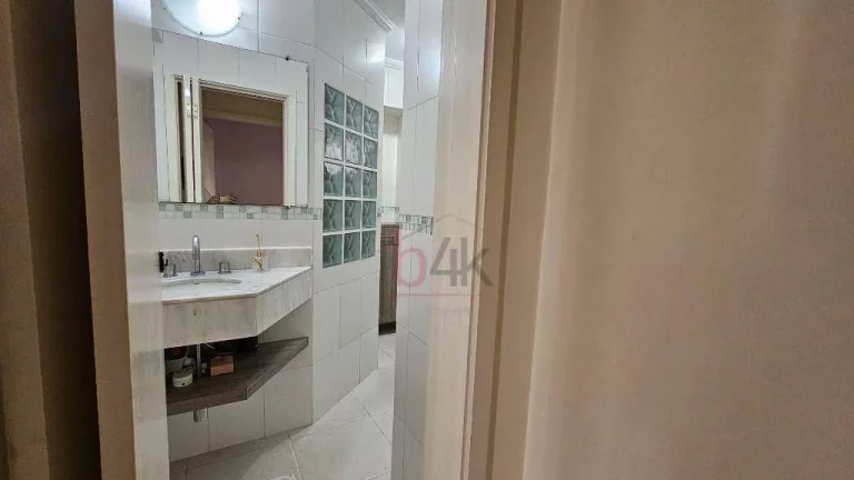 Imagem Apartamento com 131m² mobiliado à venda em Moema.