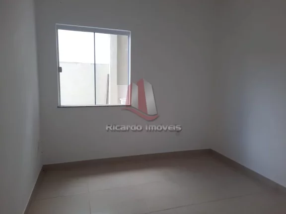 Imagem Casa Independente Linear c/ 100 m² à Venda na Vila do Peró
