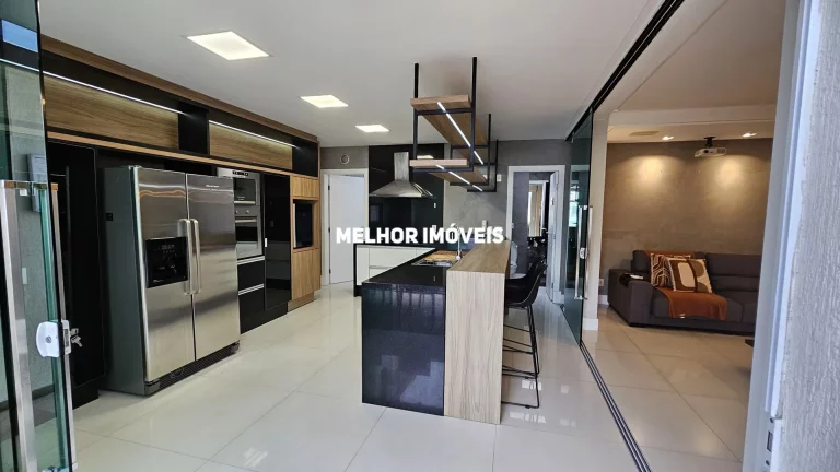 Imagem Apartamento à venda no Ed. Chateau de Versailles no Centro de Balneário Camboriú