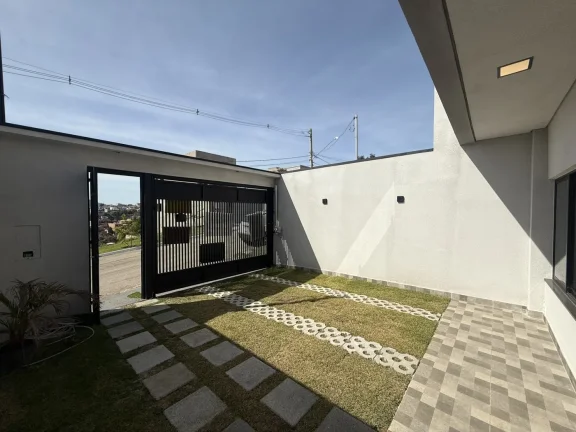 Imagem Casa Moderna com Piscina em Condomínio  Pronta para Morar!