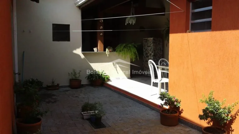 Imagem Casa residencial e comercial à venda em Valinhos

Ótima casa térrea, podendo ser residencial ou c...