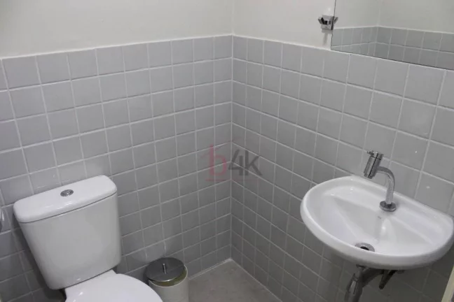 Imagem Sobrado Reformado com 210m² no Campo Belo.