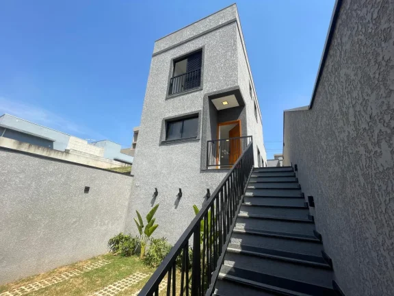 Imagem Casa com Piscina e Terraço no Condomínio Nova Jaguari