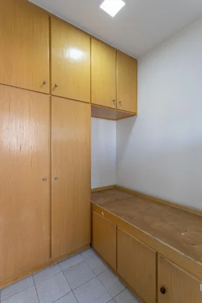 Imagem Apartamento 152M² Reformado, 4Q, 2 Suítes, 3 Banheiros, 3 Vagas, Piscina, Churrasqueira, Salão de Festas, Playground, Salão de Jogos, Espaço Gourmet.