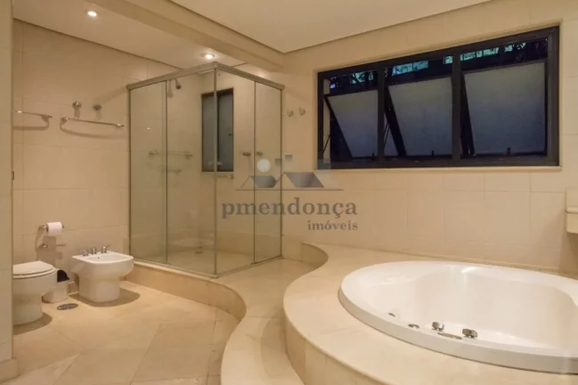Imagem Incrível Apartamento com magnificos terraços!!! Apartamento de 390m² generosamente distribuídos,...