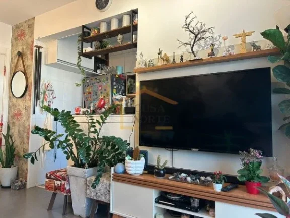Imagem Apartamento à venda com 57 m², 2 dormitórios com armários, sacada ampla integrada à cozinha, sa...