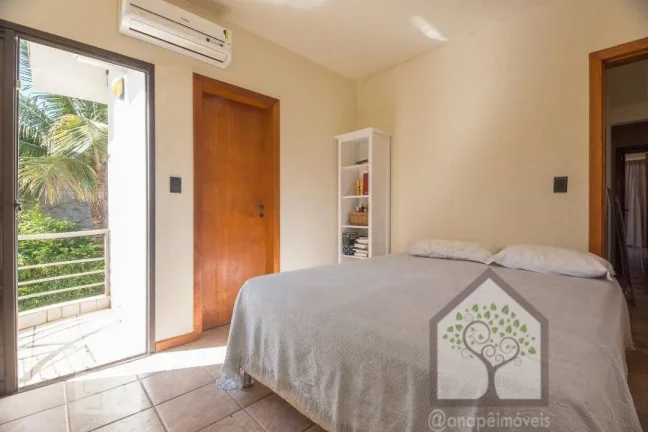 Imagem Ampla Casa com 5 Quartos à Venda