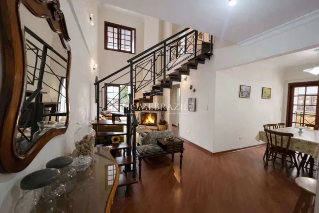 Apartamento à venda, com 3 quartos, 135m2