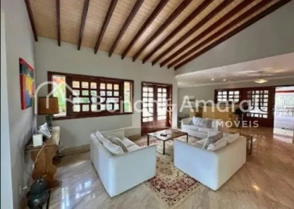 Imagem ...#34;Luxuosa Residência de 822m² com Suítes Master, Área de Lazer Completa e Acabamento de Alto Padrão...#34;
