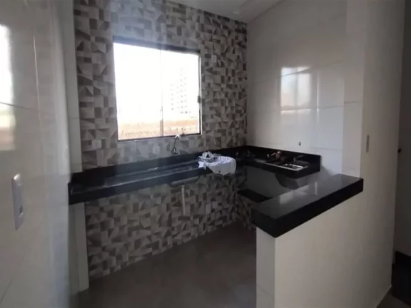 Imagem Sobrado com 2 dormitórios à venda, 77 m² por R$ 350.000,00 - Caiçara - Praia Grande/SP
