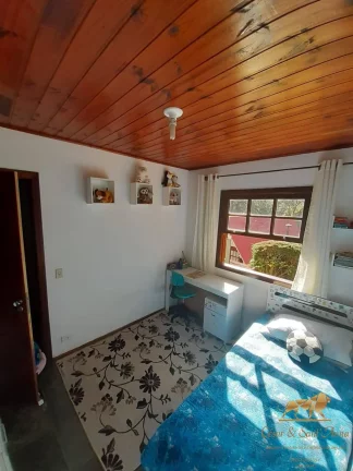 Imagem Casa em Condomínio em Campos do Jordão com lindo quintal!