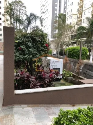 Imagem Apartamento com 5 dormitórios, sendo 3 suítes, 3 banheiros e 1 lavabo. Conta com armários na cozi...