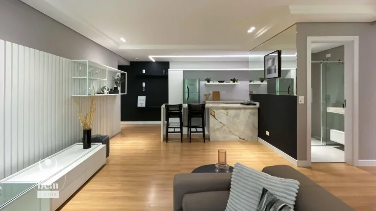 Imagem Venha morar em meio a natureza! Apartamento com 3 quartos (1 suíte), sacada com churrasqueira à venda por R$ 987.000 - Bacacheri - Curitiba/PR