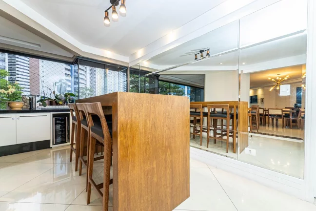 Imagem APARTAMENTO 3 QUARTOS NO BATEL 180,31m²