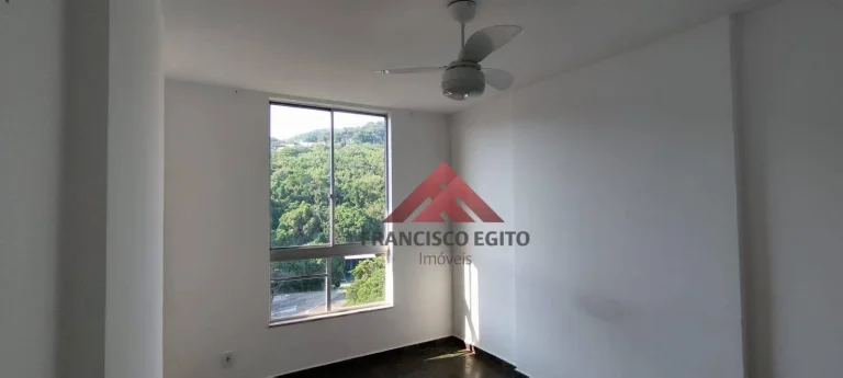 Imagem Apartamento de sala dois quartos e vaga de garagem,em excelente localização em Santa Rosa(Pé pequeno)colado a todo comércio do largo do Marrão,Bancos