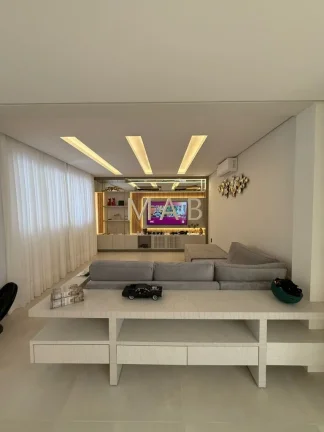 Imagem Imponente Casa de Luxo em Condomínio nos Ingleses, Florianópolis-SC: 5 quartos, 3 suítes, 3 salas, 5 banheiros, 424m² de área.