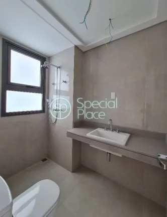 Imagem Excelente apartamento em Higienópolis, no estilo neoclássico, em condomínio exclusivo com apenas ...