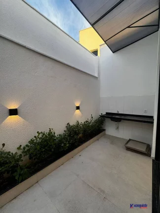 Imagem VENDO/ALUGO CASA DE 3 DORMITORIOS SENDO UMA SUITE NO CONDOMINIO HAUTE-SIM