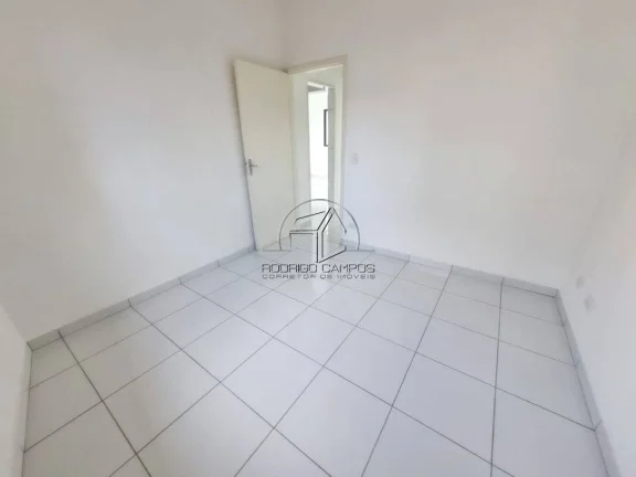 Imagem Espaçosa Casa Sobreposta Alta 2 Quartos no Tupi, Praia Grande