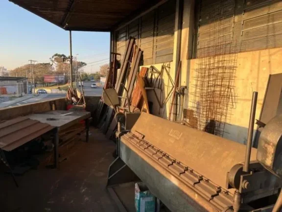 Imagem Oportuidade única: Galpão Comercial à Venda em Sorocaba-SP, Jardim Simus! 1 sala, 1 banheiro, 341m² de área!