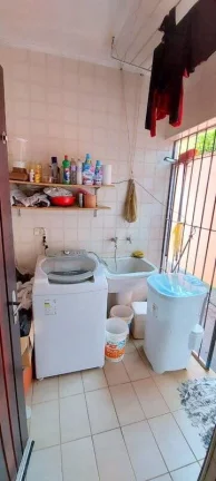 Imagem CASA COM TRES DORMITORIOS SENDO UMA SUITE, FACE NORTE