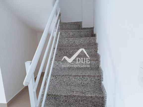 Imagem Apartamento Duplex com 3 dormitórios à venda, 131 m² por R$ 989.000,00 - Vila Matias - Santos/SP