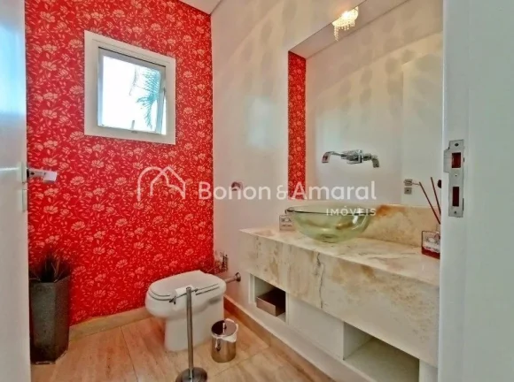 Imagem Casa luxuosa e moderna à venda em terreno de 1.270 m² com 600 m² de área construída, oferecendo...