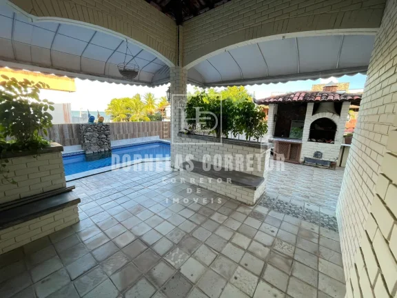 Imagem CASA ALTO PADRÃO COM 5 QUARTOS, DE FRENTE PARA O MAR, NA ESQUINA DA AVENIDA PRINCIPAL