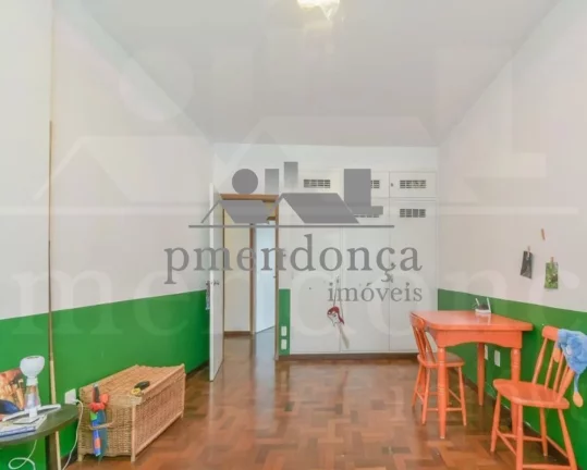 Imagem Apartamento reformado, distribuído com tacos, living para 03 ambientes, terraço, lavabo, banheiro ...