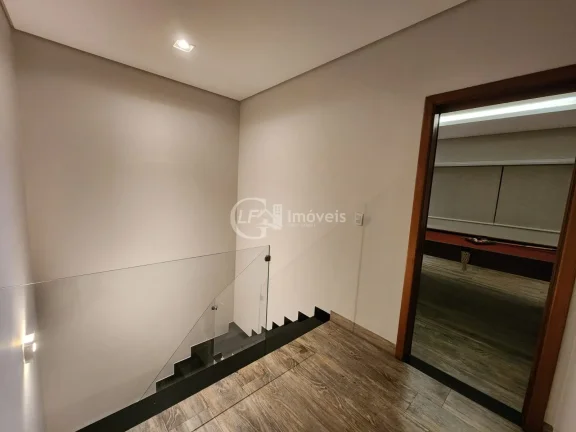 Imagem Casa à venda em Campo Grande-MS, bairro Amambaí: 3 quartos, 2 suítes, 3 salas, 2 banheiros, 3 vagas de garagem, 260m² de área.