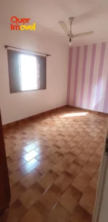 Imagem Imóvel à venda no bairro Independência em Ribeirão Preto-SP: Casa com 3 quartos, 1 suíte, 2 salas, 2 banheiros, 2 vagas e 172m²! Confira na Quer Imóvel Negócios Imobiliários!