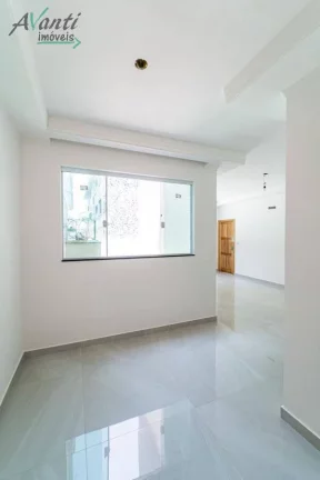 Imagem Casa sobreposta à venda no Campo Grande em Santos – 3 suítes, 4 vagas – R$ 1.300.000