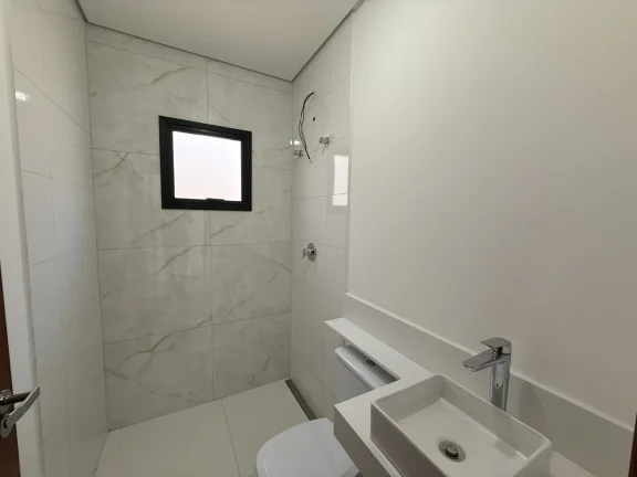 Imagem Casa à Venda com 3 Dorm e 4 Vagas - Condomínio Nova Jaguari