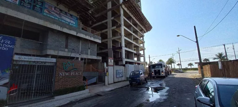 Imagem Apartamento com 2 dormitórios à venda, 65 m² por R$ 508.000,00 - Maracanã - Praia Grande/SP