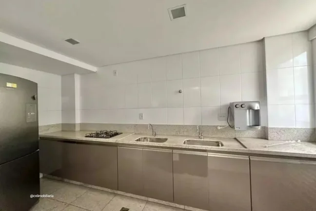Imagem Localizado no charmoso bairro da Savassi, este espaçoso apartamento de 90 metros quadrados oferece ...