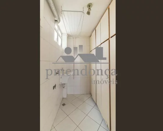 Imagem Apartamento amplo, living para 02 ambientes, dormitórios com armários, banheiro social, cozinha e ...
