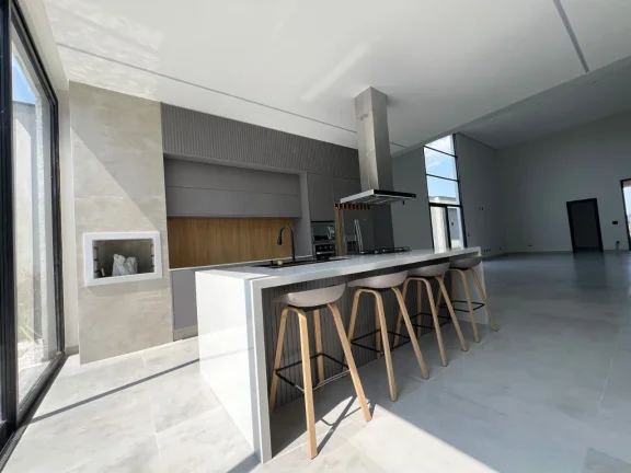 Imagem Casa de luxo no Condomínio na Vila Martins em Itu-SP: 3 quartos, 3 suítes, 3 salas, 5 banheiros e 4 vagas de garagem!