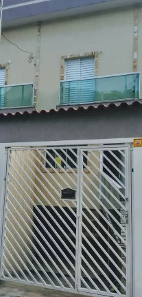 Casa para locação na Vila Matilde, São Paulo-SP: 3 quartos, 1 suíte, 1 sala, 2 banheiros, 4 vagas de garagem, 140m² de área.