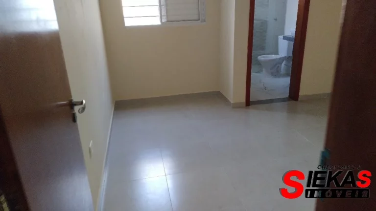 Imagem Aluguel de Casa em São Paulo-SP: 2 quartos, 2 suítes, 1 sala, 2 banheiros, 1 vaga de garagem, 80m² no Jardim Egle.