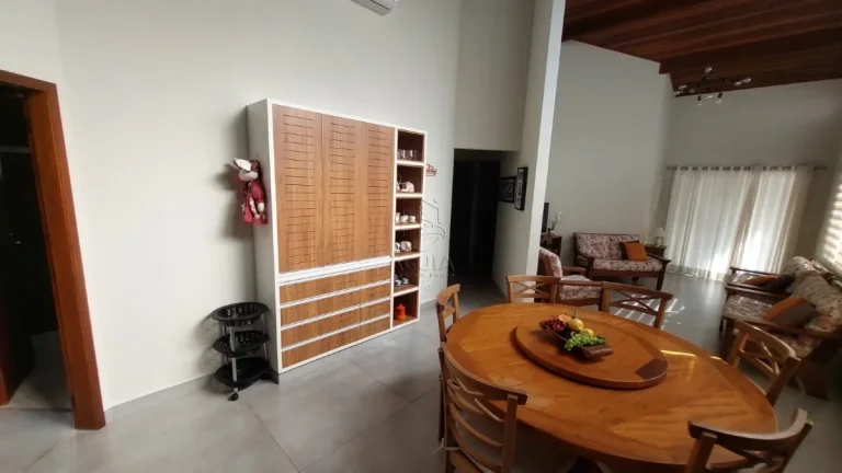 Imagem Casa em Condominio no Bairro do Horto com segurança 24 horas