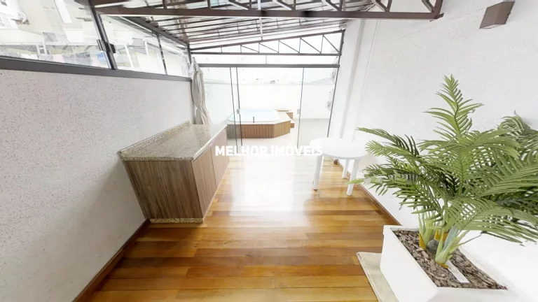Imagem Locação Anual apartamento garden mobiliado e equipado com 03 dormitórios no Centro de Balneário Camboriú.