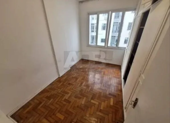 Imagem Apartamento à venda no Leme, 48m2, 2Quartos, na R. Dias Lopes.
