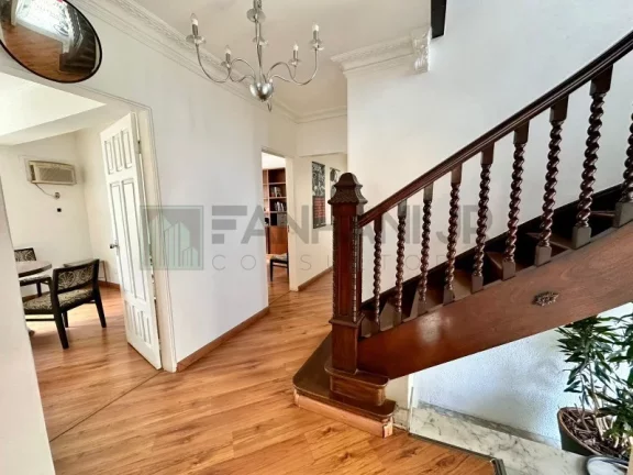 Imagem Casa Comercial de Alto Padrão no Jardim Paulista, São Paulo-SP: 6 Salas, 4 Banheiros, 8 Vagas, 375m² de Área