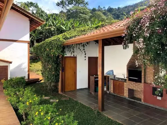 Imagem Refúgio de Altitude em São Bento do Sapucaí: 175.000 m² de Privacidade e Vista Permanente para a Pedra do Baú
