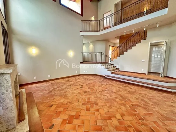 Imagem Casa de Alto Padrão à Venda - Espaço, Conforto e Sofisticação

Esta magnífica residência, loc...