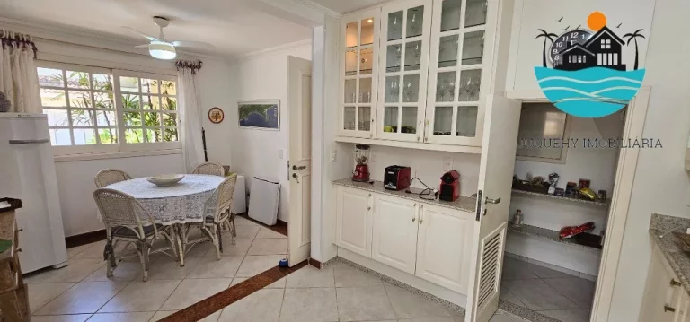 Imagem Casa para alugar em condomínio fechado pé na areia com vista ao mar em Juquehy, com 4 suítes, - Acomodação máx. 10 pessoas | Juquehy Imobiliária