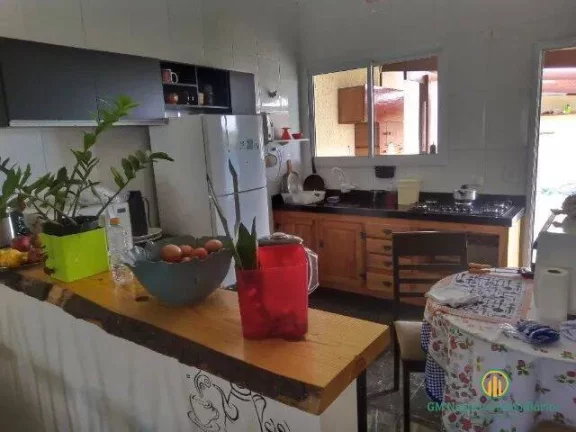 Imagem Casa térrea 3 dormitórios(sendo 1 suíte)com quintal em condomínio, centro