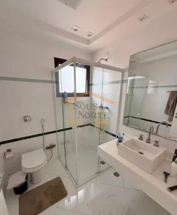 Imagem Apartamento totalmente reformado e mobiliado, com 268m², 4 dormitórios, sendo 4 suítes, ampla sal...